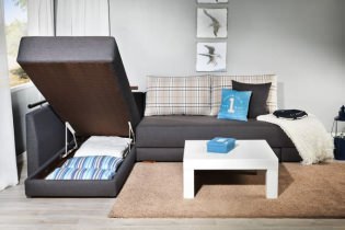 Mechanisms for laying out sofas