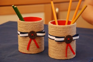 How to make a do-it-yourself pencil holder out of cardboard?