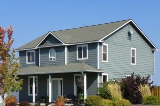 Siding house facades: features, photos